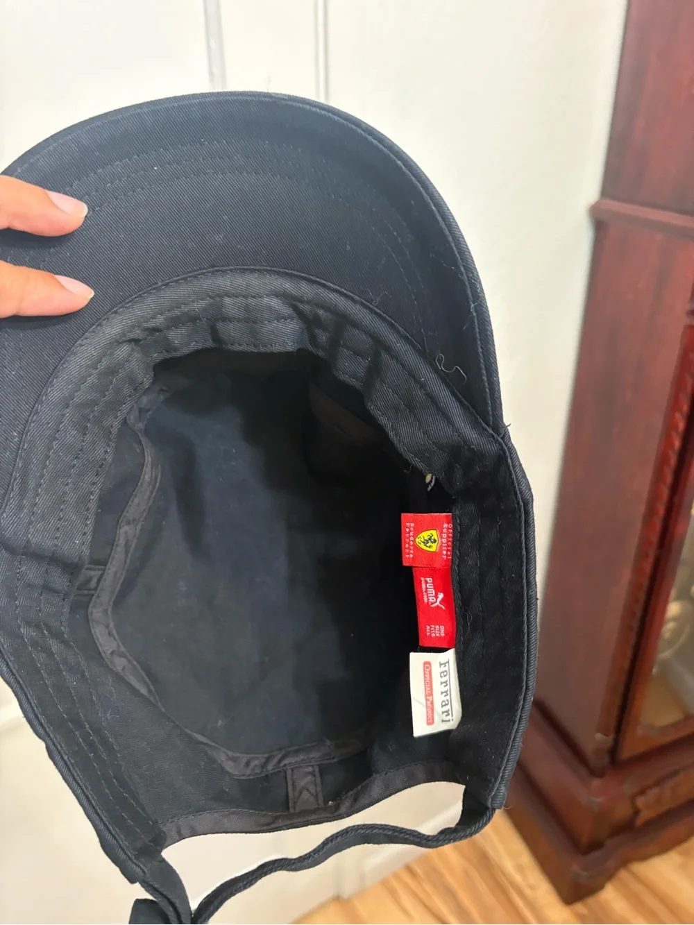 2000s puma  Scuderia Ferrari F1 team cap features a prominent embroidered shield